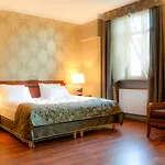 Komoda Club Aparthotel