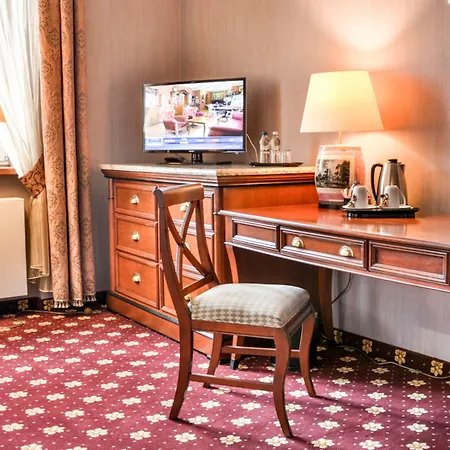 Apart Otel Komoda Club 4*