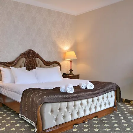 Apart-hotel Komoda Club 4*