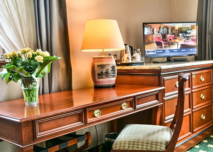 Komoda Club Aparthotel 4*